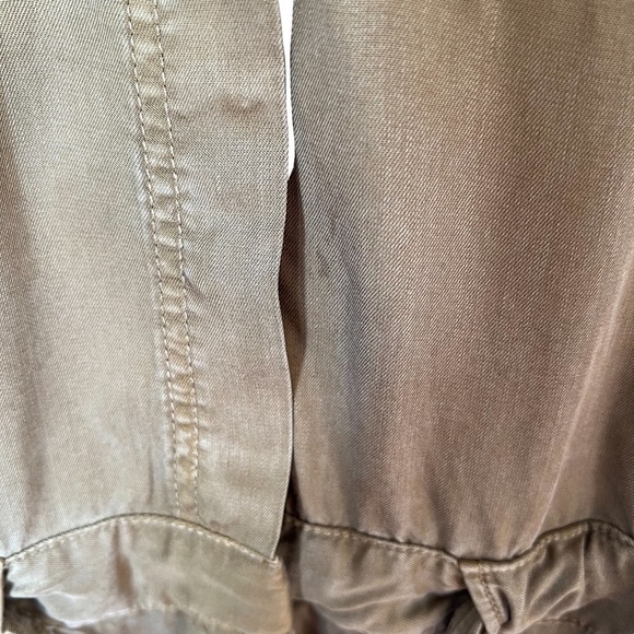 Banana Republic Utility Romper Long Sleeved in Olive Green Size 10 - Picture 6 of 16